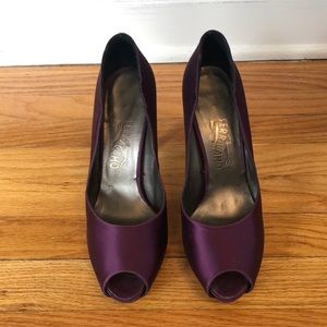 Ferragamo purple satin heel